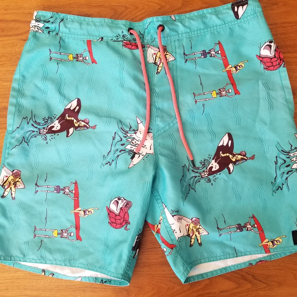 Men's board shorts  / swim trunks